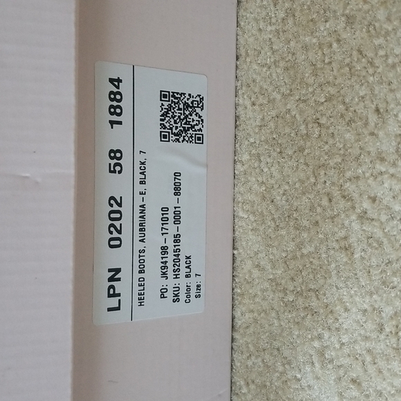 New In Box Heeled Lace Boots - Picture 6 of 9